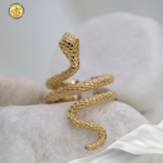 Anillo con forma de serpiente
