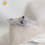 Anillo de serpiente con brillantes